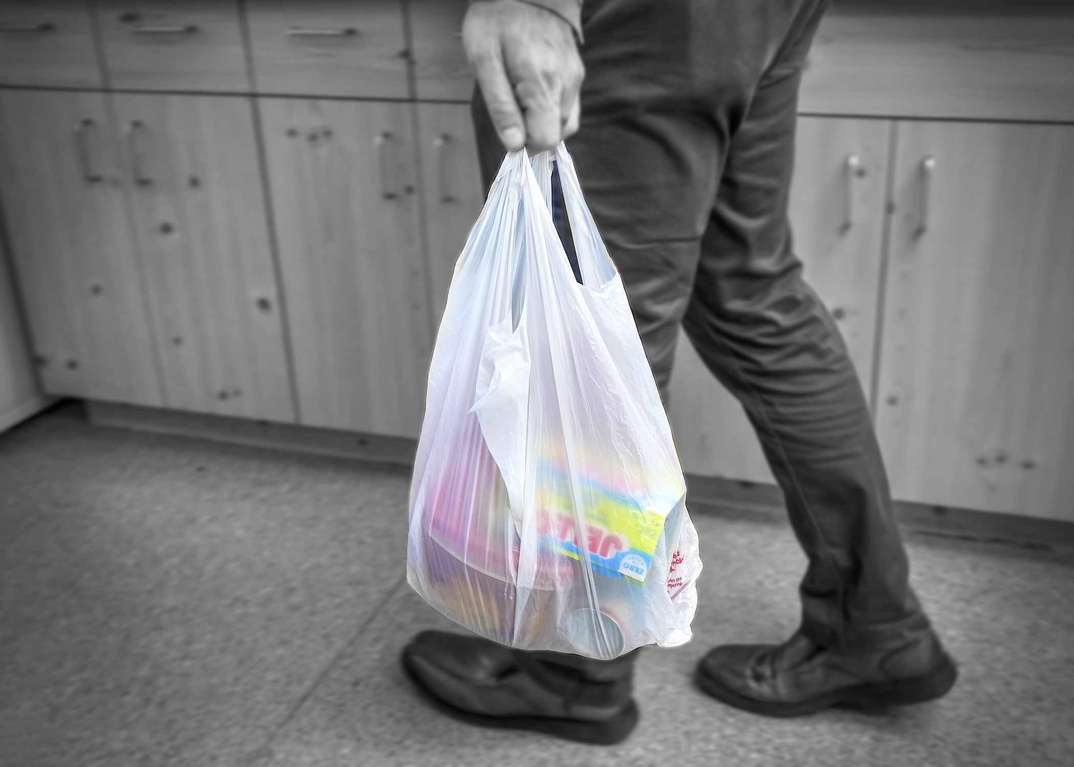  HF3345 would repeal a statute passed in 2017 that, in part, prohibits a political subdivision from imposing a bag ban on merchants. (Photo illustration by Andrew VonBank)